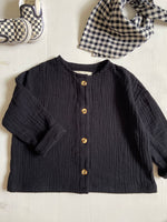 Charger l'image dans la galerie, Blouse Oversize en gaze Noir à boutons
