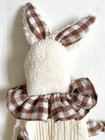 Charger l'image dans la galerie, Doudou Lapin Chiffon Vichy Marron
